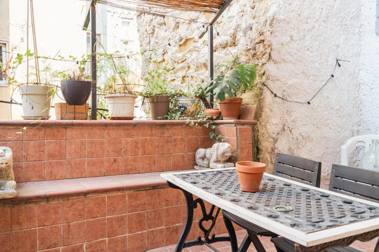 Appartamento In Pieno Centro Storico Con Terrazzo “O'Vicariello” Nápoles Exterior foto